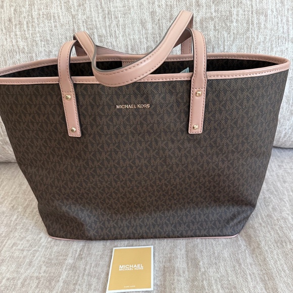 Michael Kors Logo Tote Bag - Picture 1 of 16